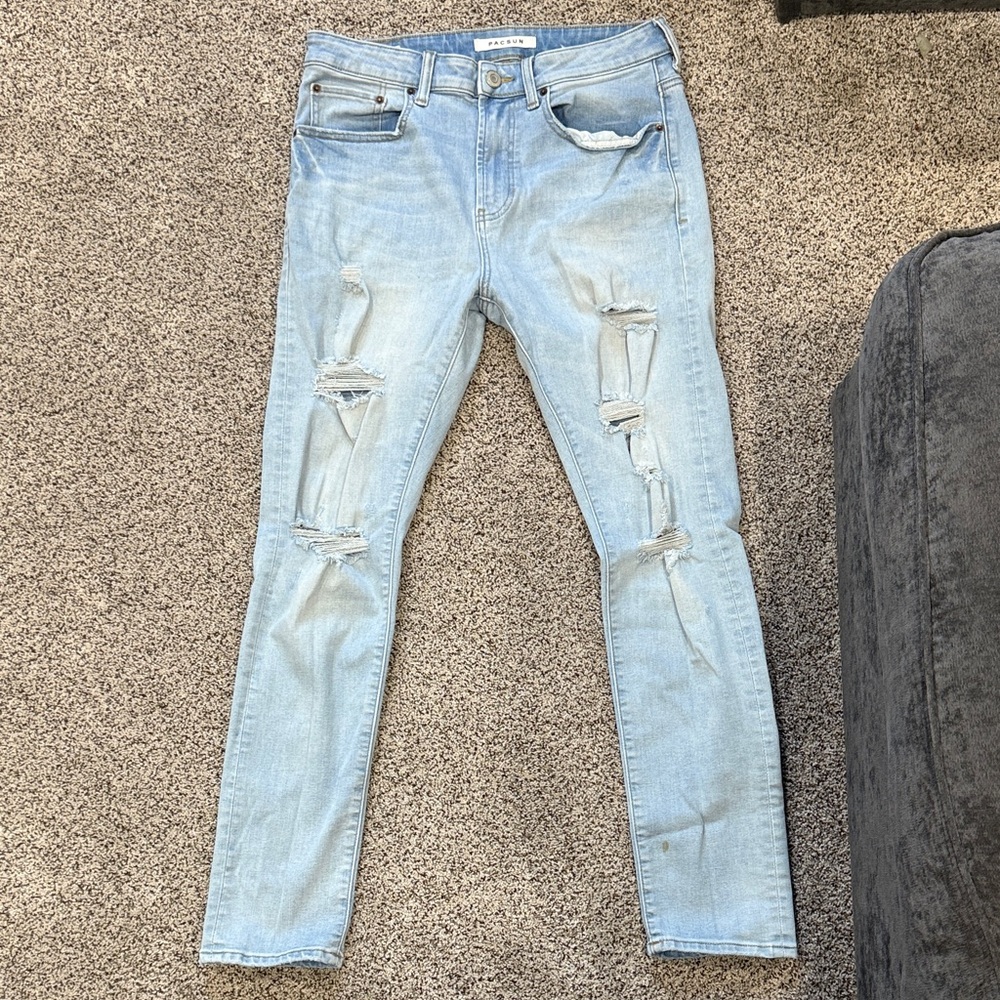 Men’s PacSun Light Blue Distressed Skinny Jeans size 30x32 smoke free home.